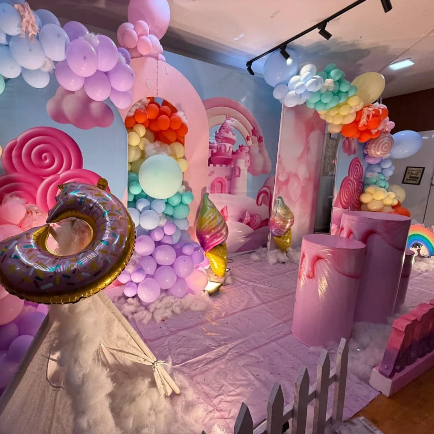 Balloon & Fabric Decors